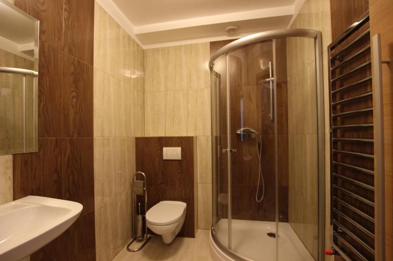 Triple Room with Shower image 3
