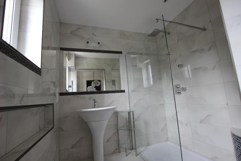 Deluxe Double Room image 3