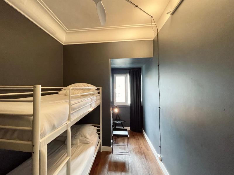 Twin Room with Shared Bathroom image 4