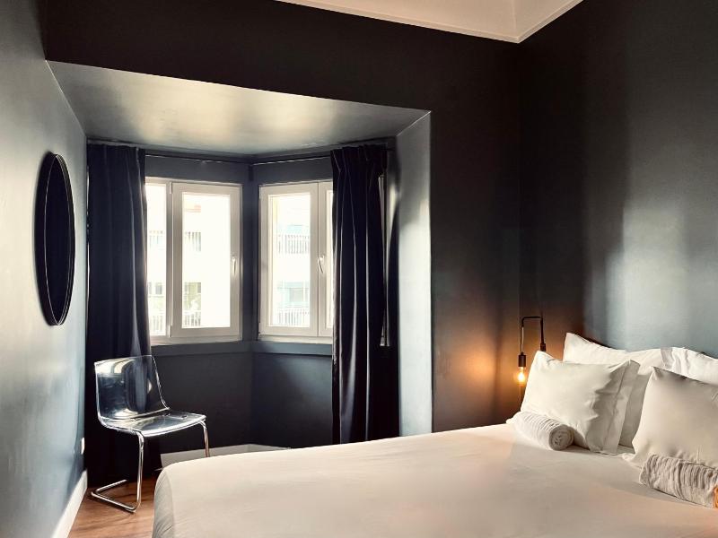 Standard Double Room with Shared Bathroom image 4