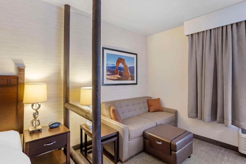 Quality Suites Moab near Arches National Park - image 20
