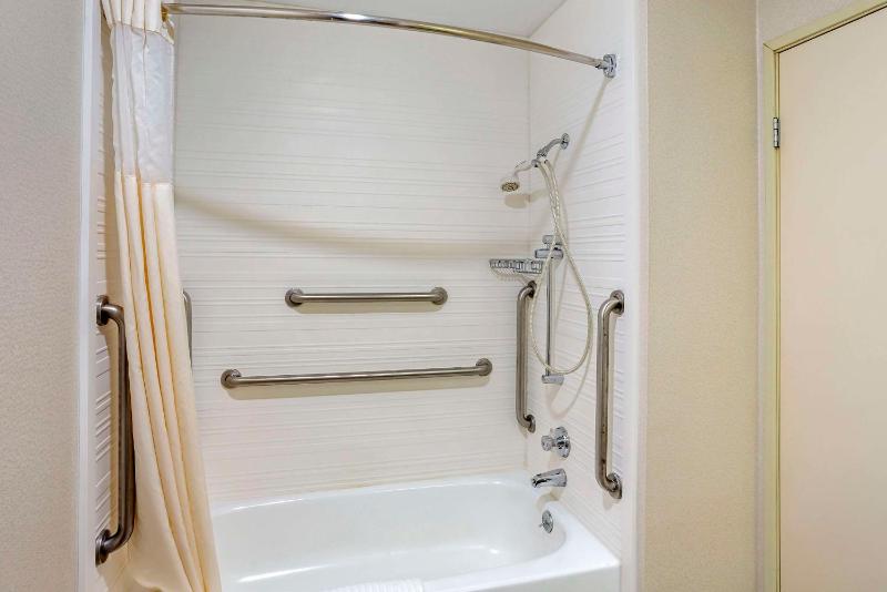 Quality Suites Moab near Arches National Park - image 31