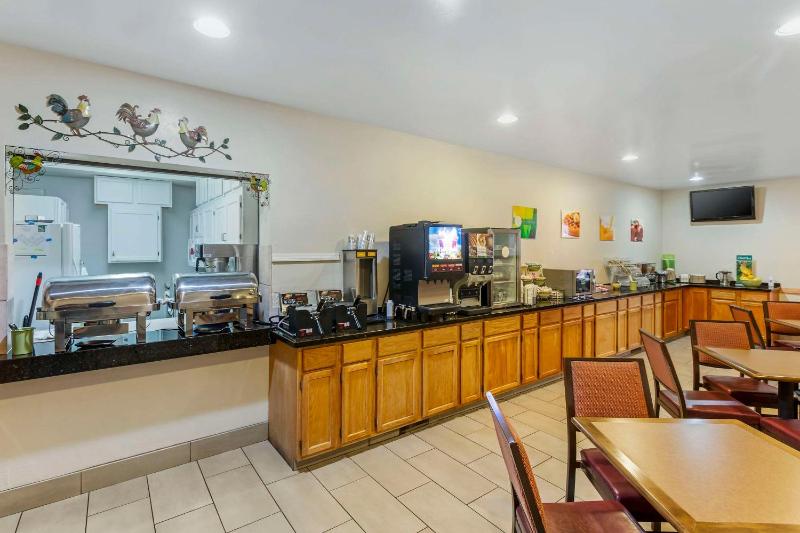 Quality Suites Moab near Arches National Park - image 13