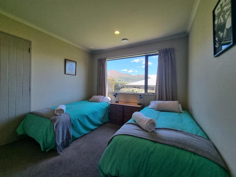 Mountain View Hideaway - image 14