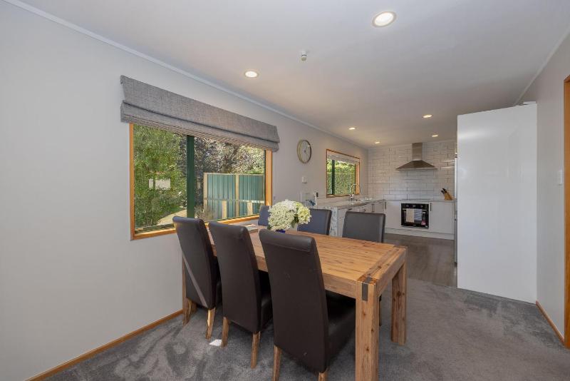 Central Comfort in Wanaka - image 23