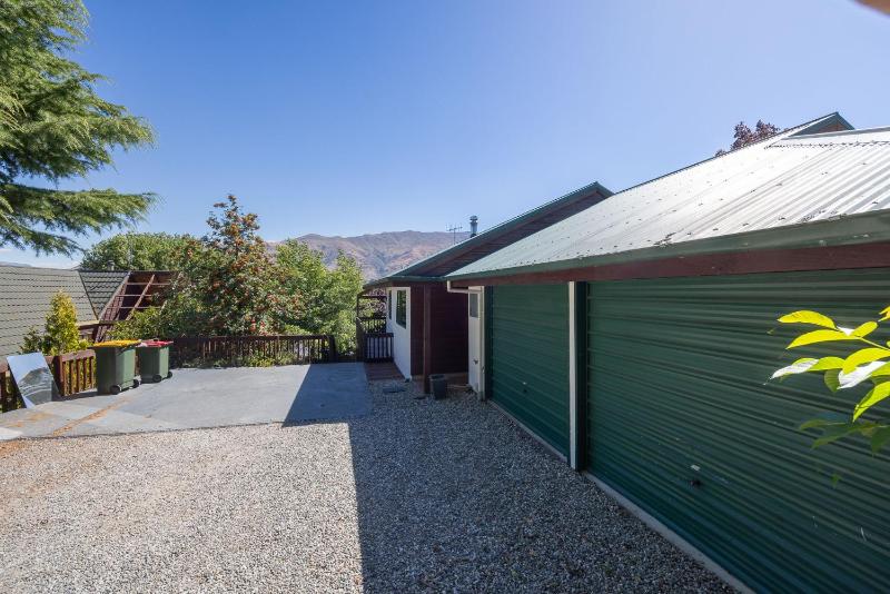 Central Comfort in Wanaka - image 3