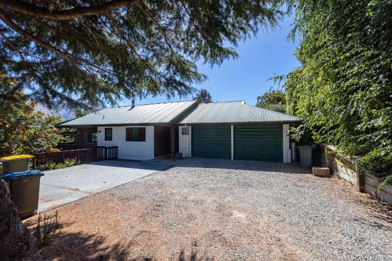 Central Comfort in Wanaka - image 10