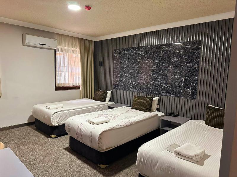 Standard Triple Room image 4