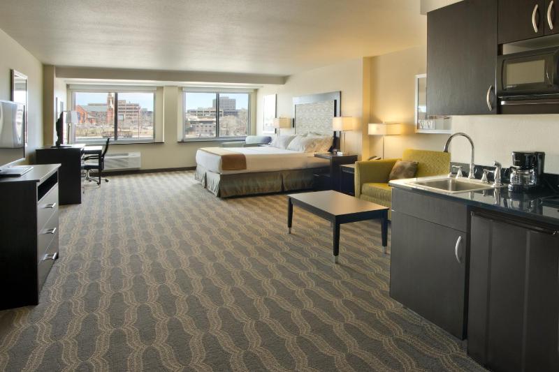 Holiday Inn Express & Suites Colorado Springs Central By IHG - image 47