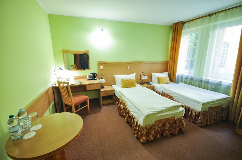Economy Double Room image 3