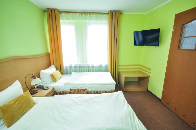Economy Double Room image 2