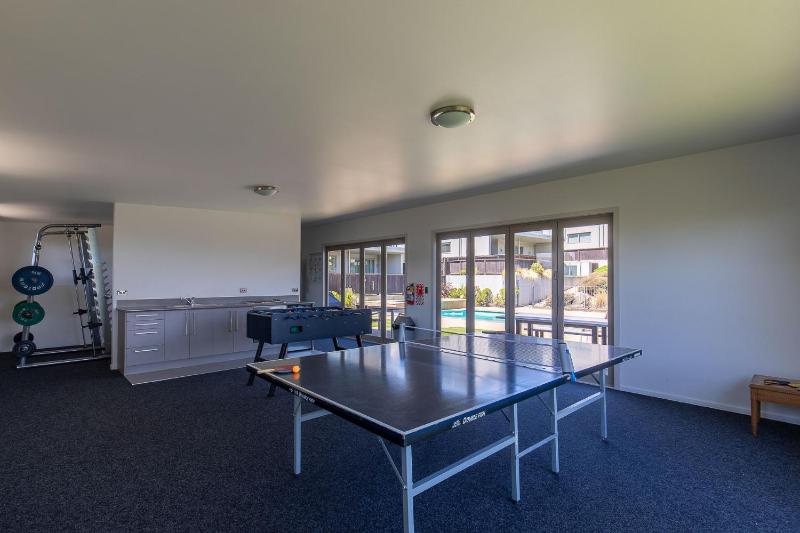 Resort-Style 2BR Alpine Apt | Pool Spa & Garage - image 9