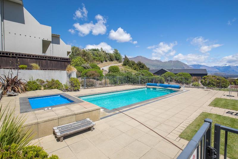 Resort-Style 2BR Alpine Apt | Pool Spa & Garage - image 10