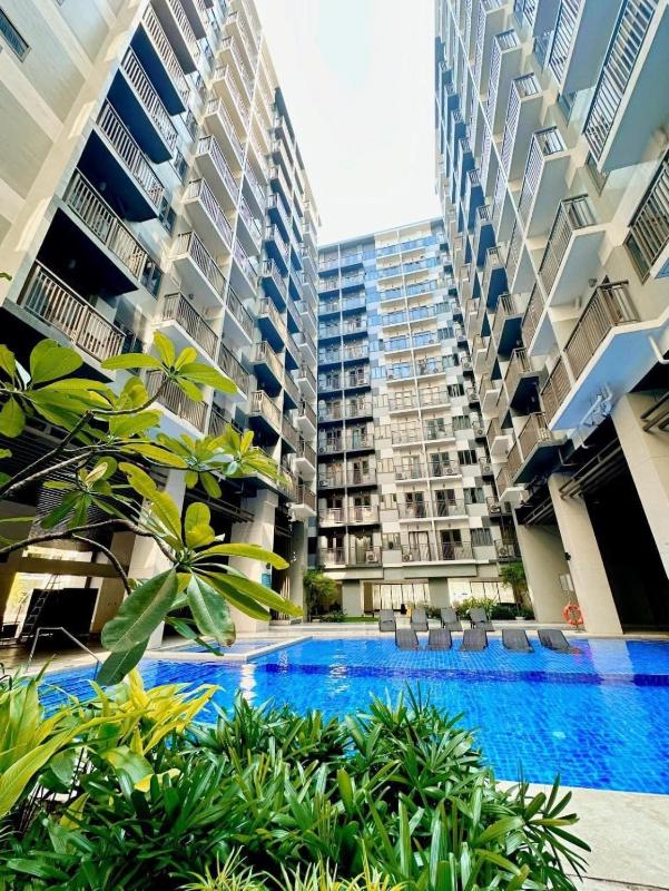 1BR Condotel in S Residences MOA & NAIA Airport - image 13