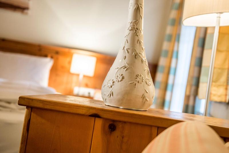 Deluxe Double Room with Balcony image 4