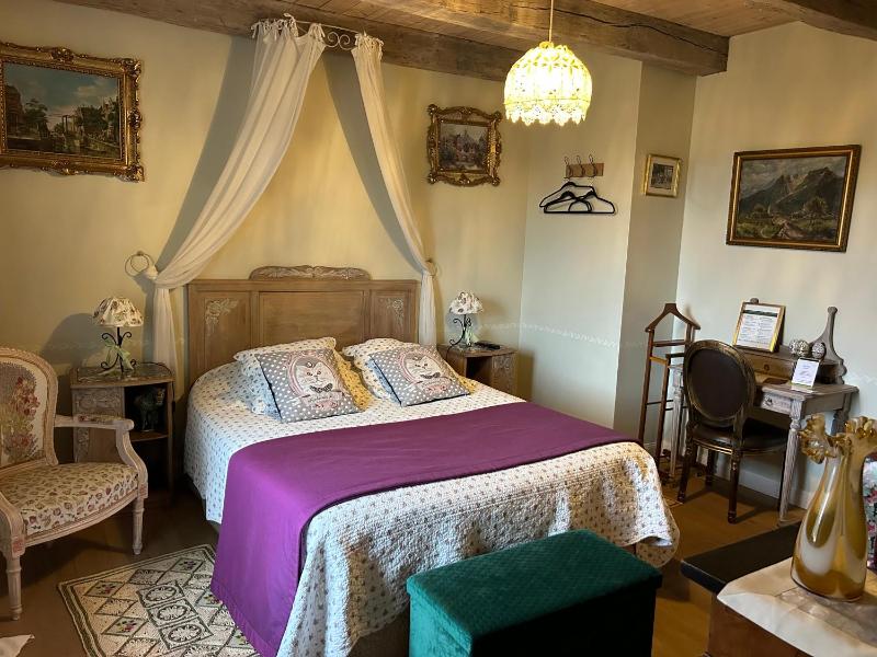 Double Room image 1