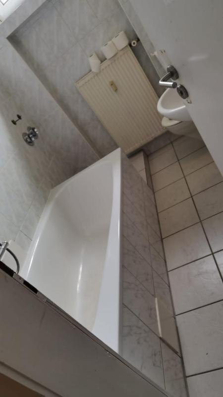 Double Room with Shared Bathroom image 1