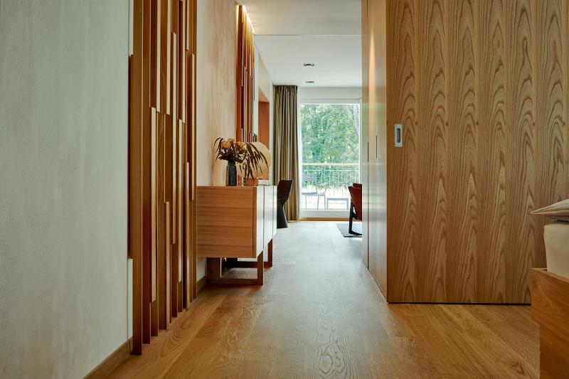 One-Bedroom Suite image 3