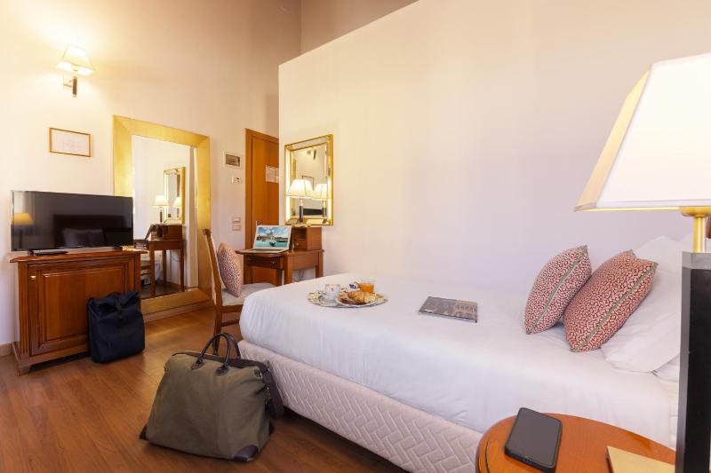 Single Room image 3