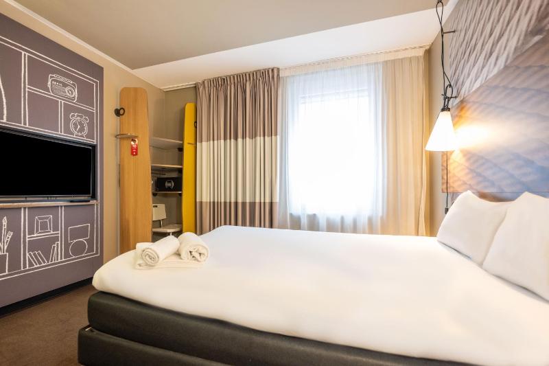 Double Room - Disability Access image 3