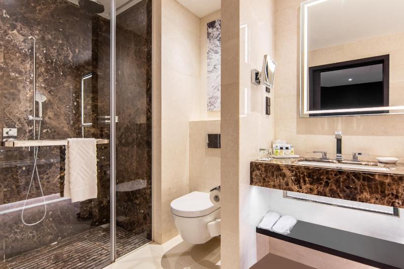 Executive Double Room with Two Double Beds image 3