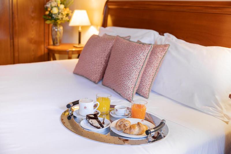 Standard Double or Twin Room image 2