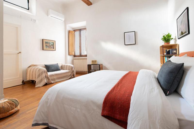 Spacious family flat S. Spirito 8 sleeps - image 10