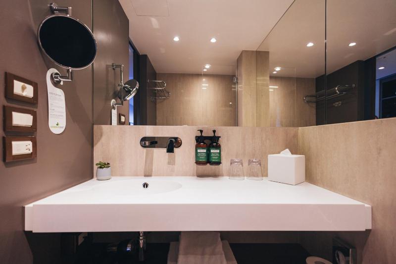 Standard Room image 4