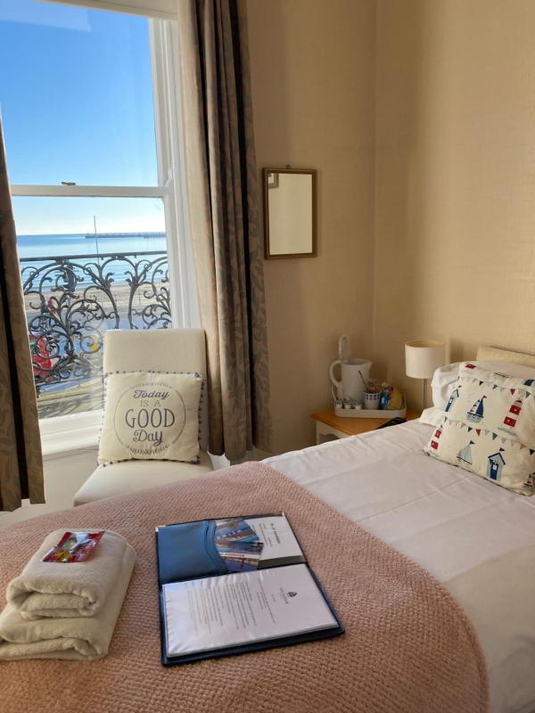 Deluxe Single Room with Sea View image 1