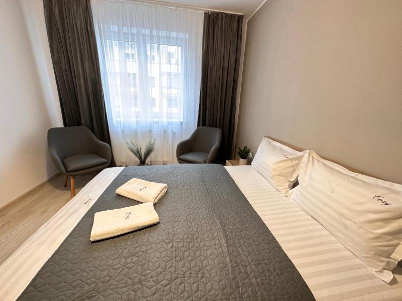 Cozy Studios and Apartments at Grandis Residence #Brasov - image 1