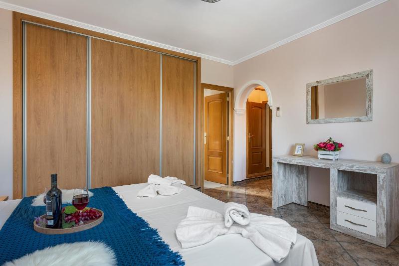Villa Fina - PlusHolidays - image 40