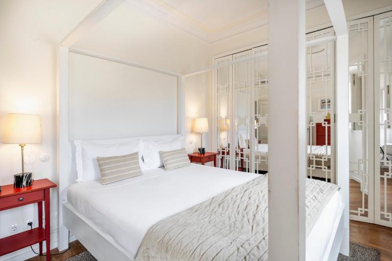 One-Bedroom Apartment image 2