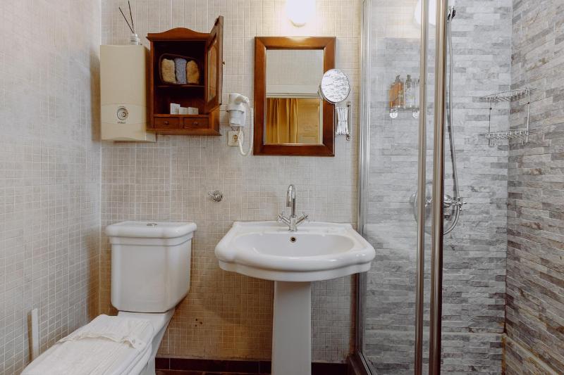 Budget Twin Room image 2