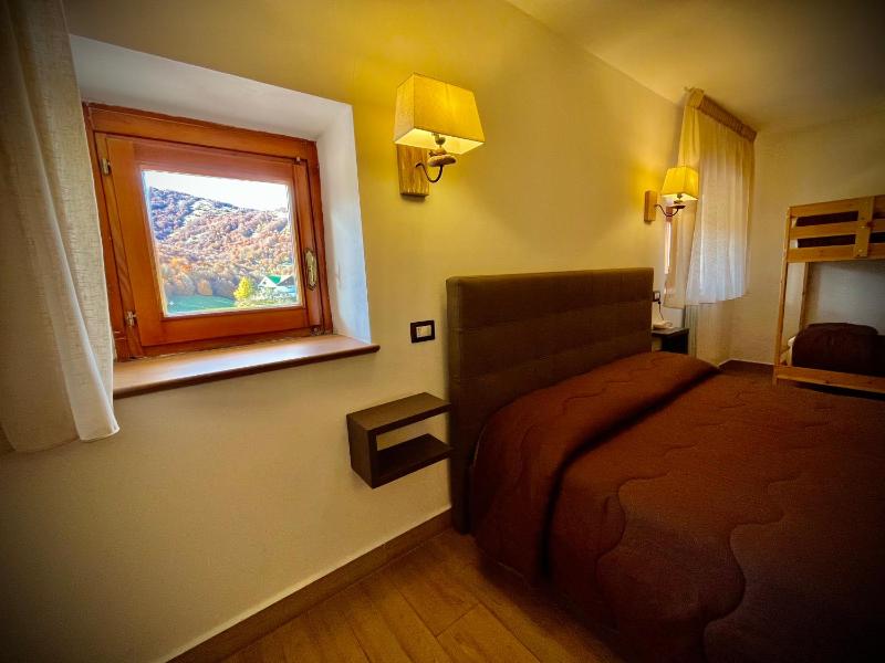 Standard Quadruple Room image 4