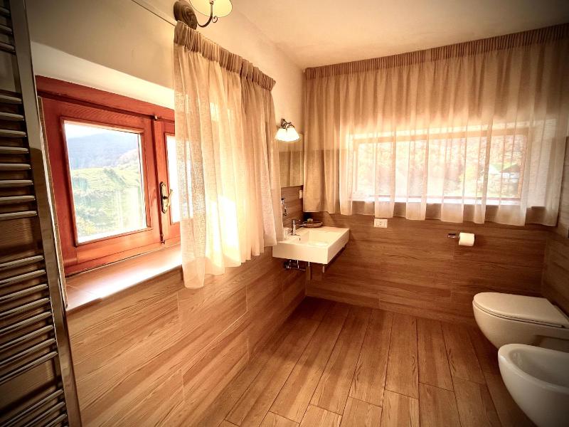 Standard Quadruple Room image 3