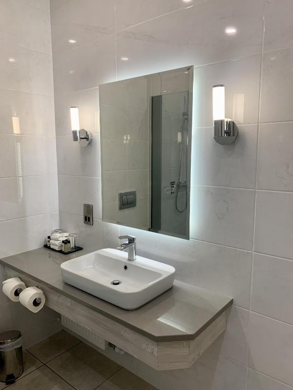 Double Room image 3