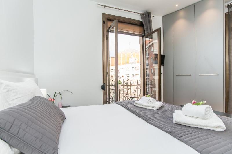 Housalia Sant Pau Views- Suite with View on Hospital Sant Pau - image 9