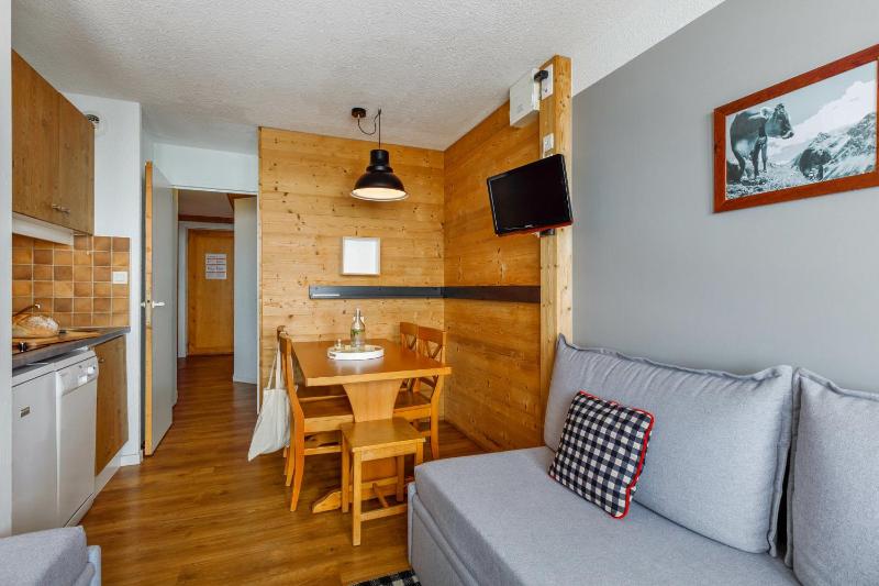 One-Bedroom Apartment with Mountain View (4 People) - South Side image 3