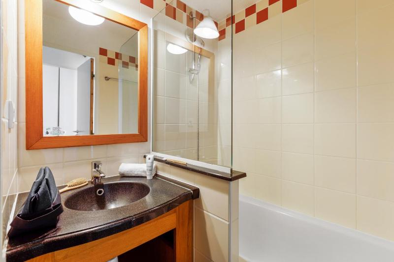 One-Bedroom Apartment with Mountain View (4 People) - South Side image 4