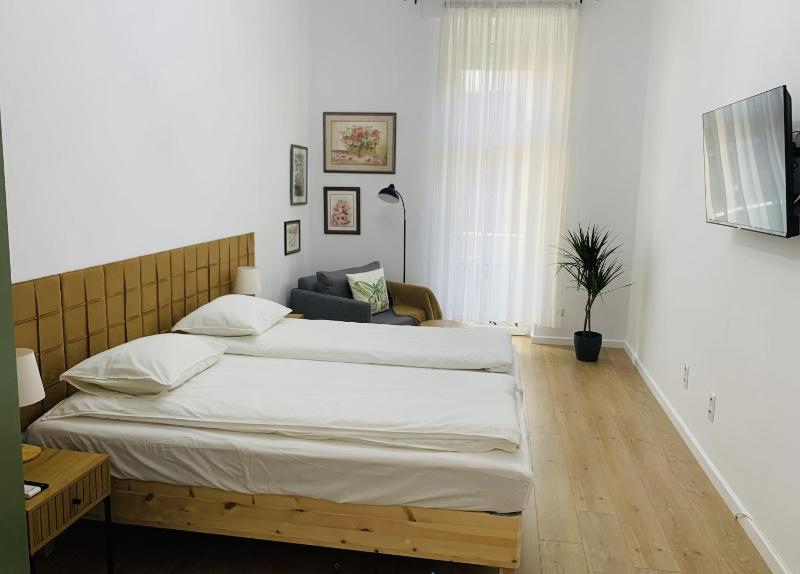 Margaret Boulevard Apartment - with balcony Images