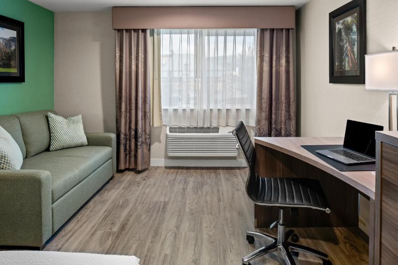 King Mini Suite image 3