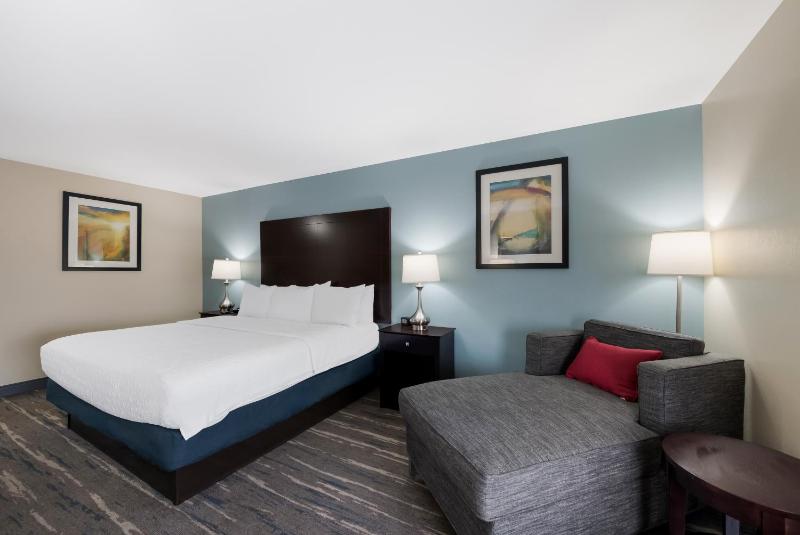 King Room with Walk-in Shower - Non-Smoking image 2