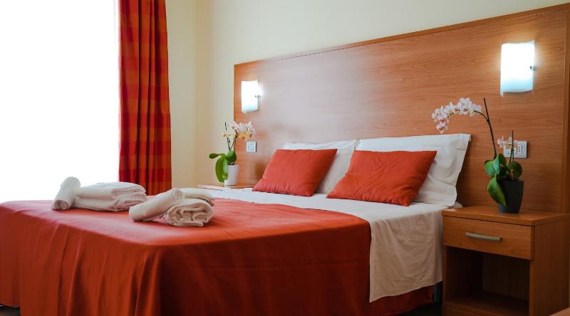 One-Bedroom Apartment image 2