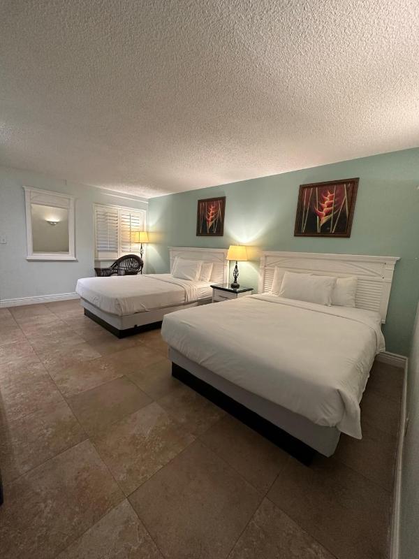 Queen Room with Two Queen Beds image 1