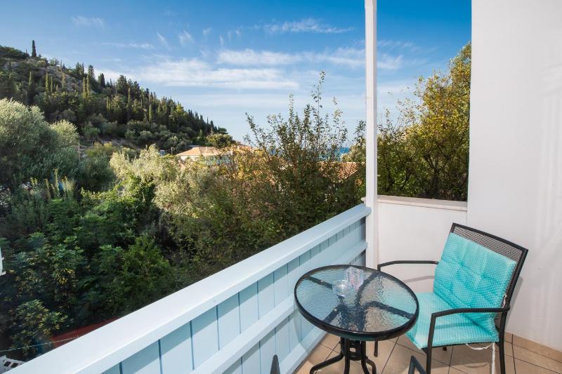 Double Room with Balcony image 3