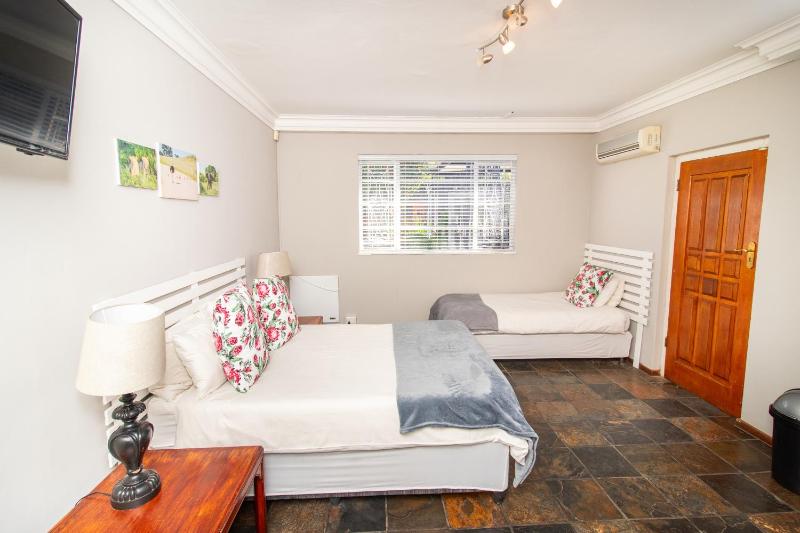 Glenmore Guesthouse - image 2