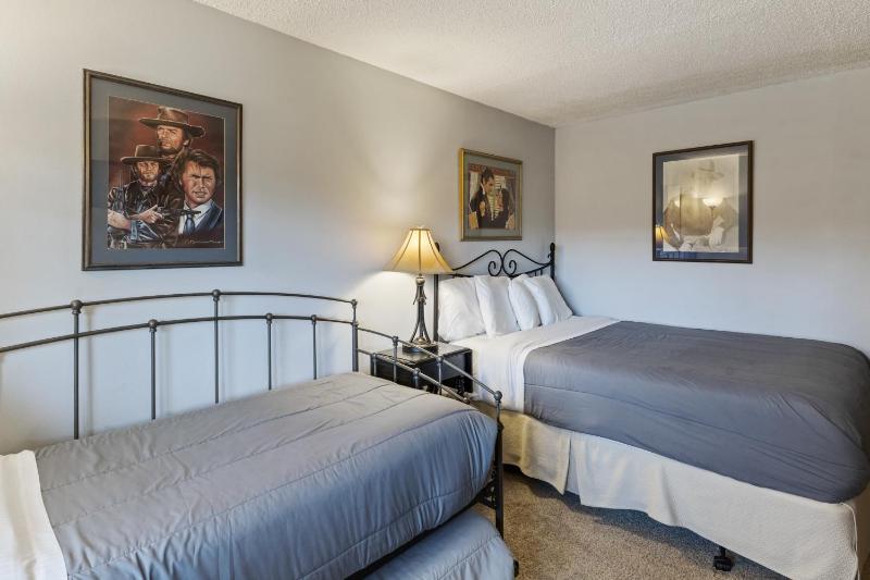 Phoenix 207 condo - image 5