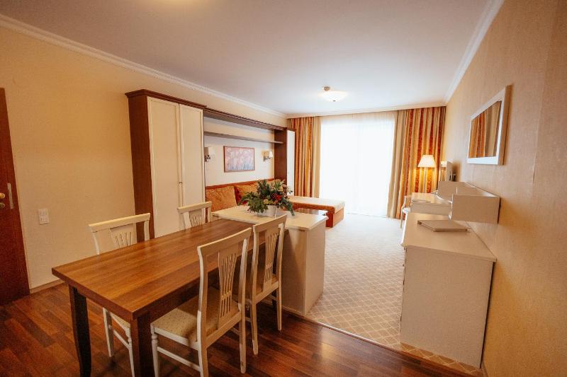 One-Bedroom Apartment with Balcony image 4