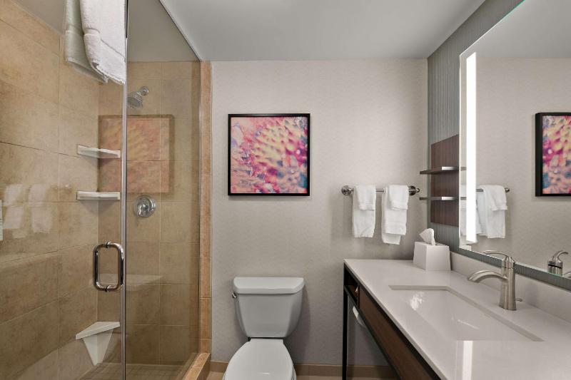 King Room image 2