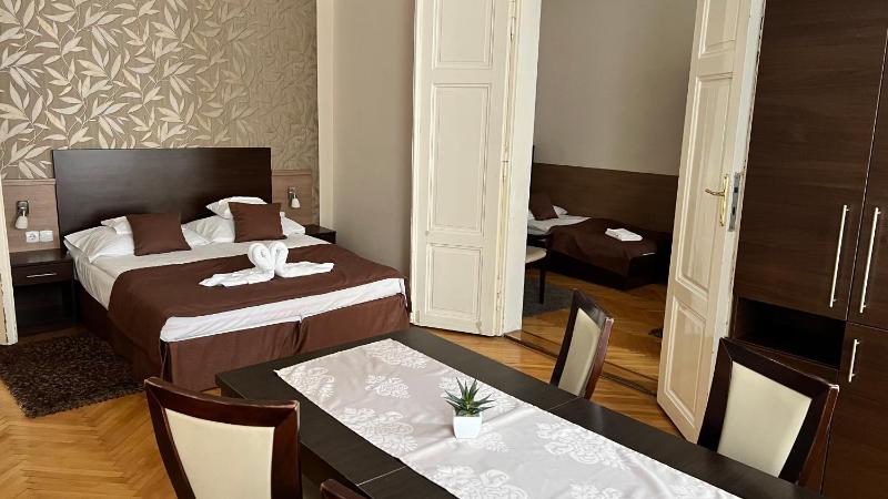 Apartment (6 Adults) image 3